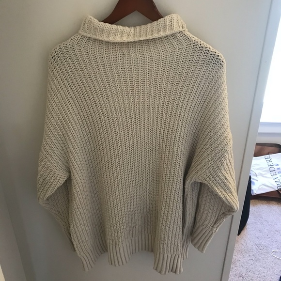 Aerie Oversized Turtleneck - Picture 3 of 4